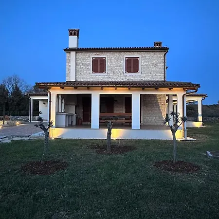 House Lera Rovinj, With Football Field, Sauna, Jacuzzi
