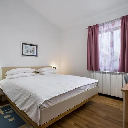 빌라 House Lera Rovinj, With Football Field, Sauna, Jacuzzi *