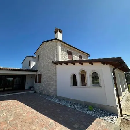 빌라 House Lera Rovinj, With Football Field, Sauna, Jacuzzi *