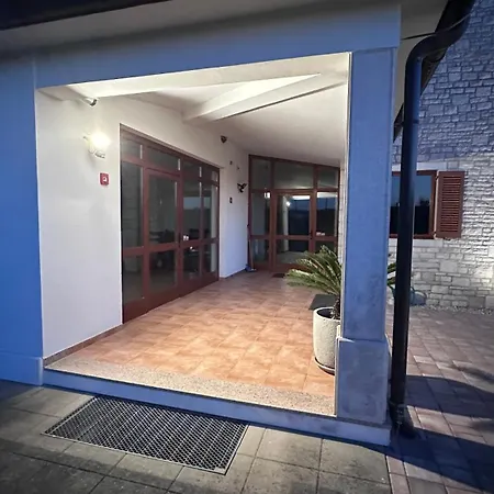 House Lera Rovinj, With Football Field, Sauna, Jacuzzi 빌라 로비니